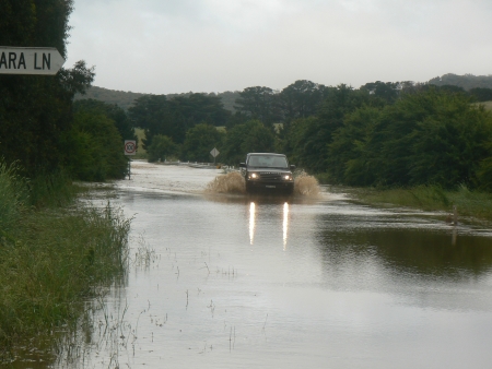 Queanbeyan Flood: Captains Flat Road