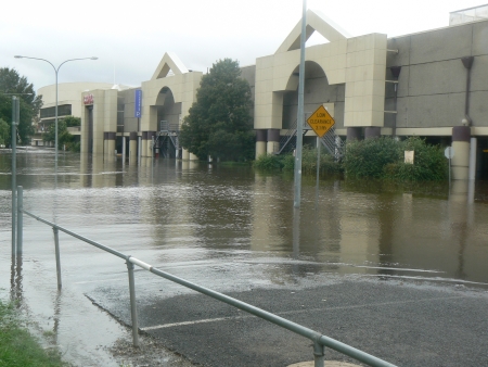 Queanbeyan Flood: Riverside Plaza